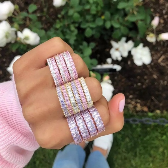 9TCW AAA CZ Oval Cut Eternity Wedding Band Ring - Picture 15 of 16